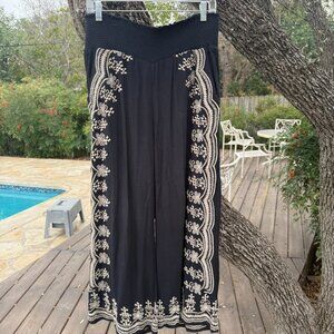 SUNDANCE Black Embroidered Pull-on Wide Leg Boho Ankle Pants Sz M with pockets